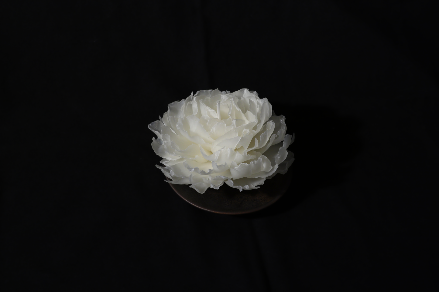 Handmade White Peony Flower Candle – Minimalist Design, Unique Petal Wilting Effect